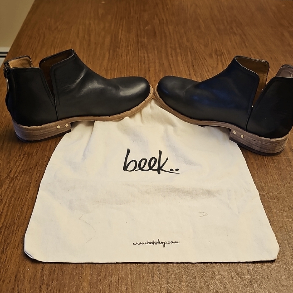 Beek Black and Brown Ankle Boots with Slip-On Design and Sturdy Sole. Never worn